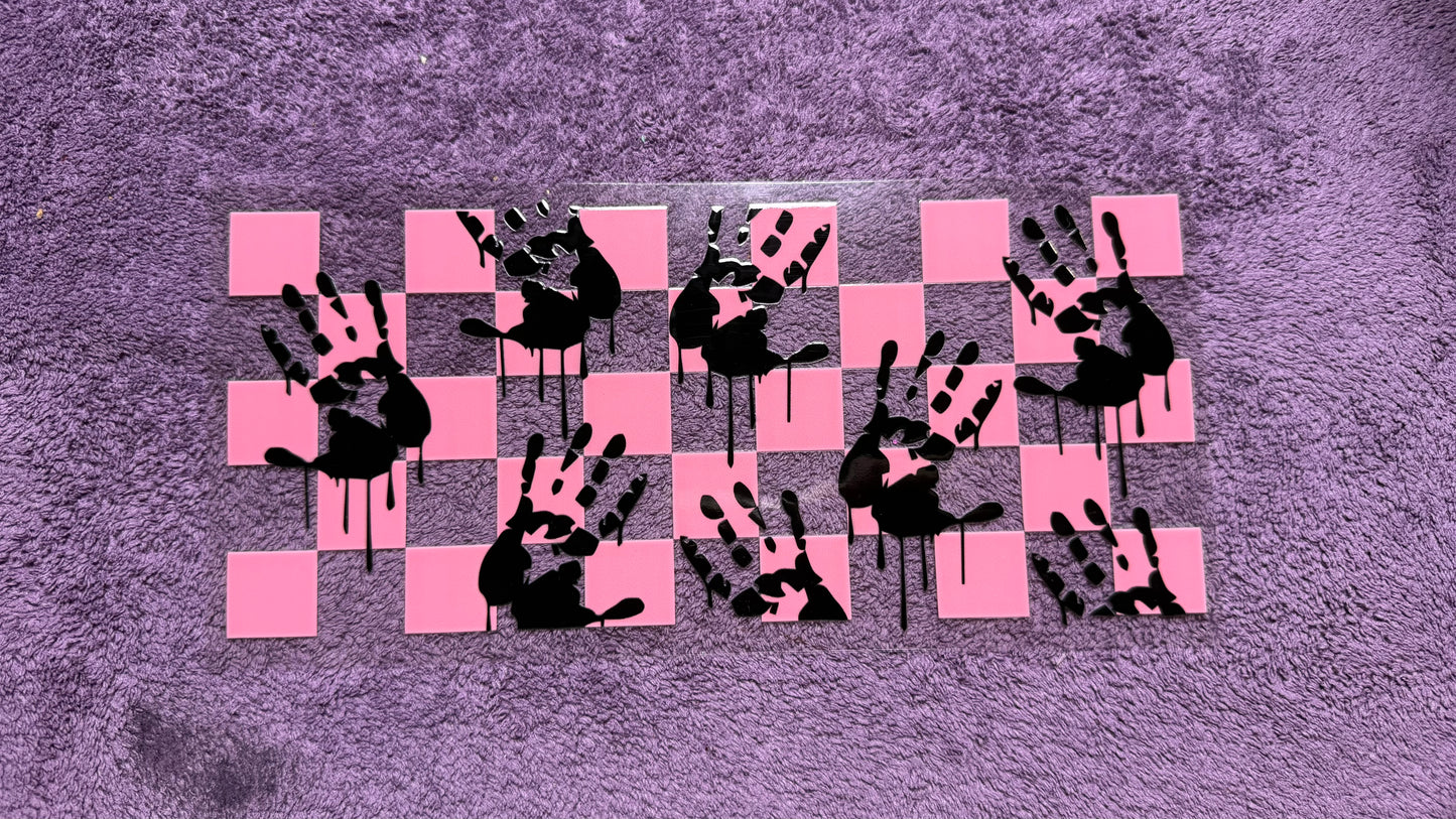 Halloween: Pink checkered bloody handy