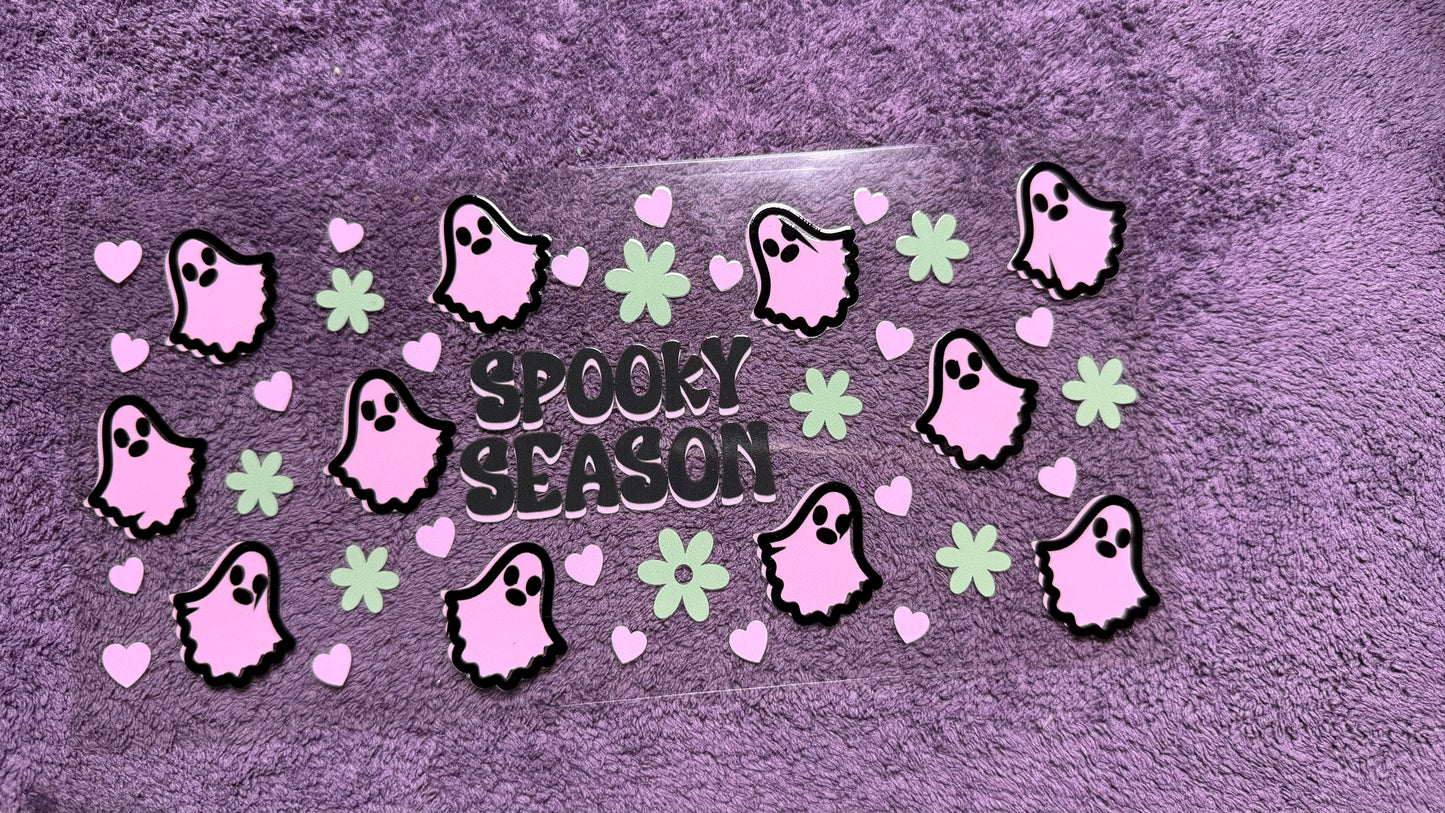 Halloween: cutesy ghosts spooky season