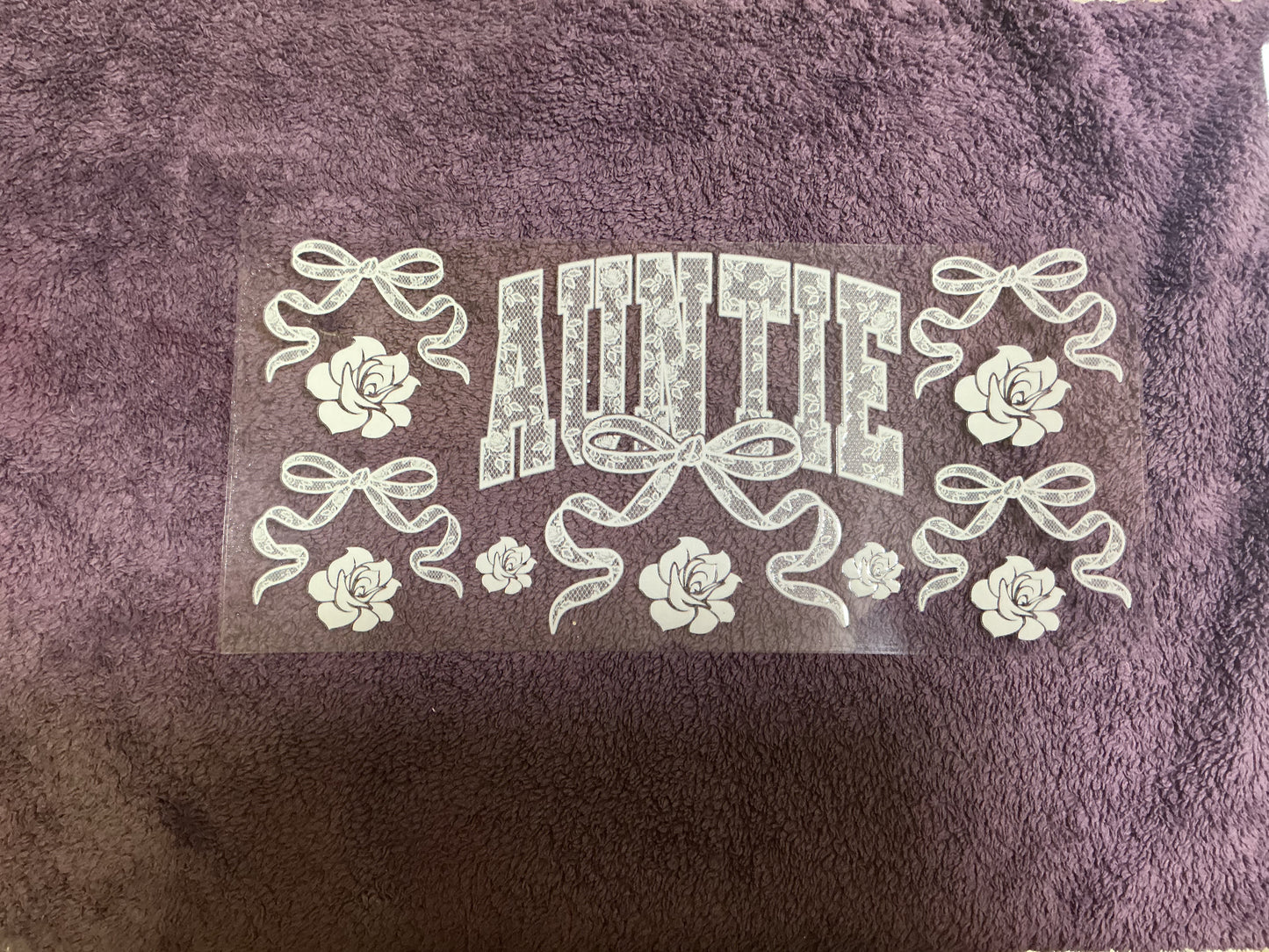 White lace auntie