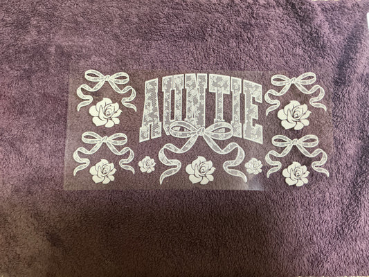 White lace auntie
