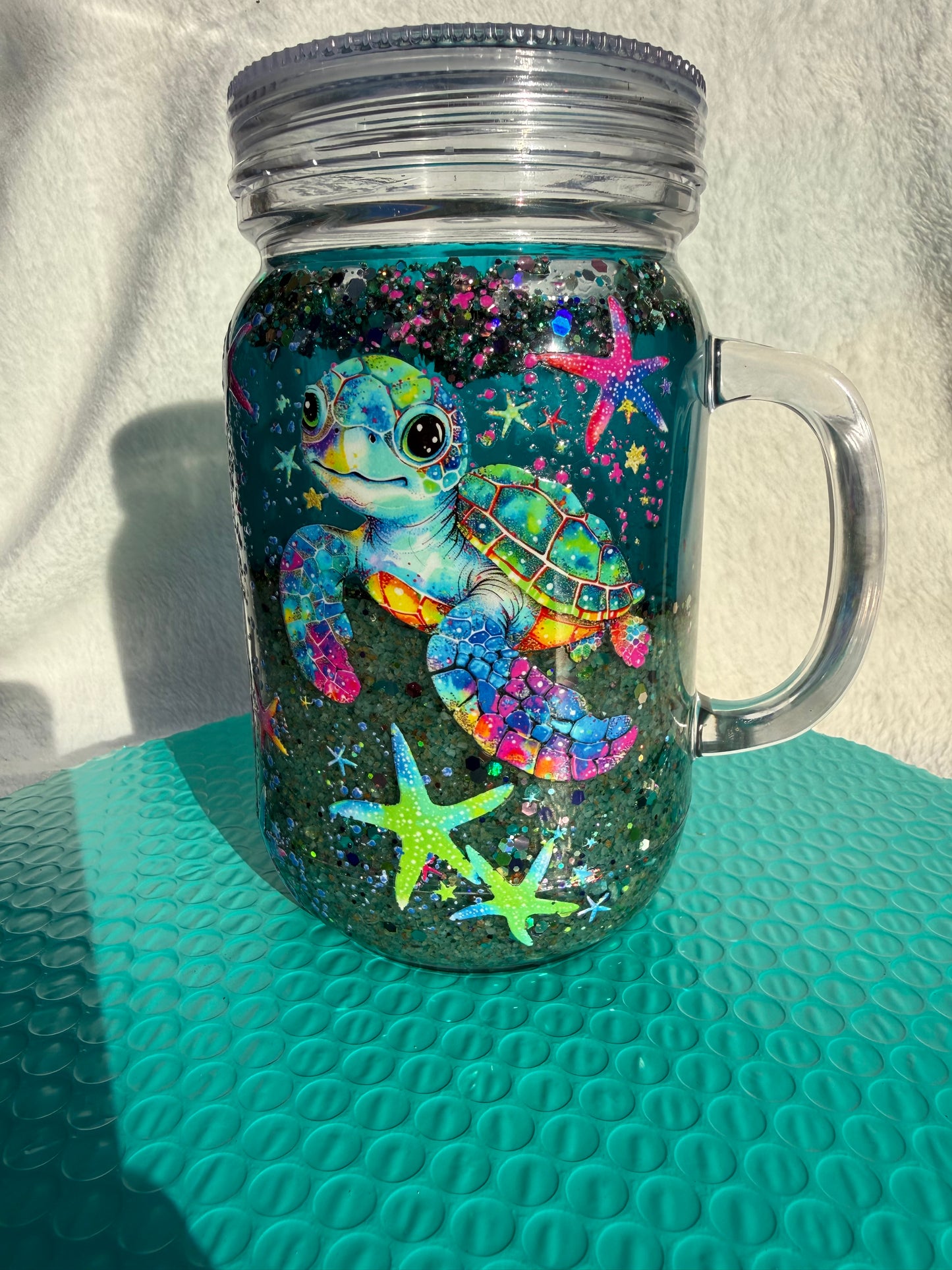 READY TO SHIP - 20oz handled mason jar acrylic snowglobe cup - Turtle and starfish beach cup