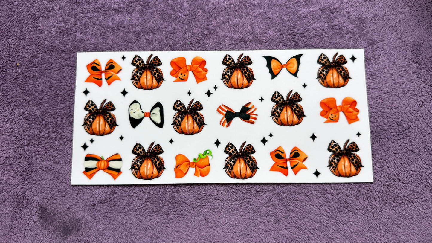 Halloween pumpkins and bows