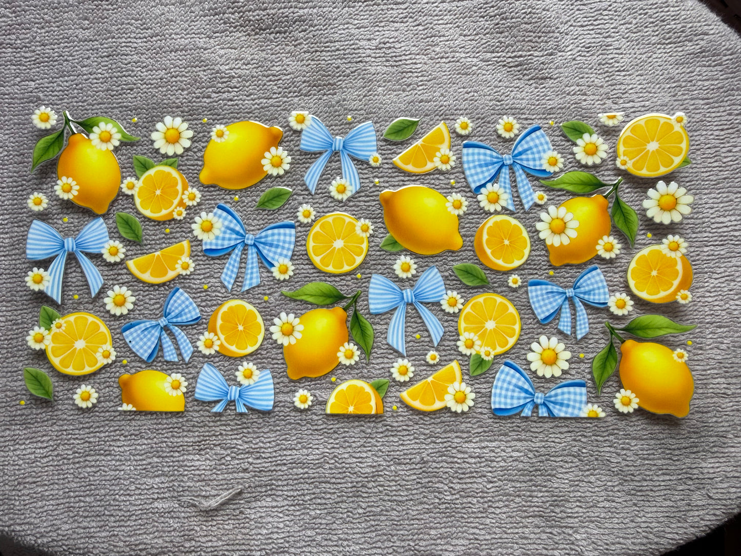 Lemon and bows