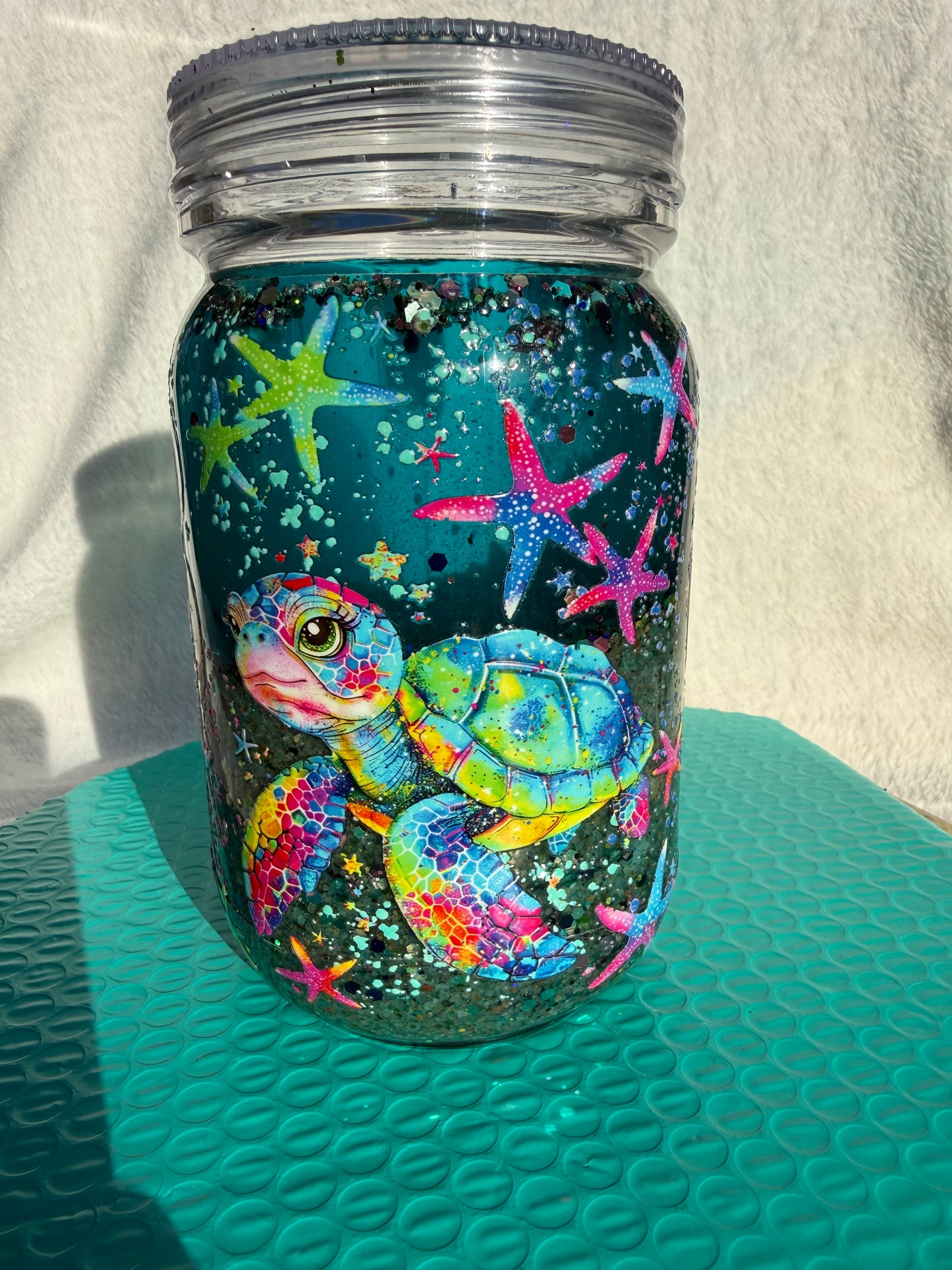 READY TO SHIP - 20oz handled mason jar acrylic snowglobe cup - Turtle and starfish beach cup